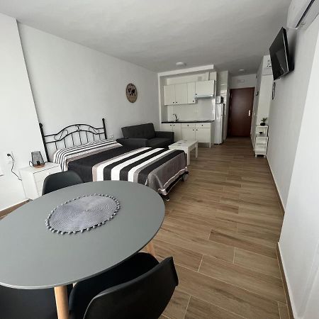 Ver621 - Estudio Con Vistas Al Mar, Wifi, Piscina, Centro A 100 Metros, Playa A 600 Metros Torremolinos Esterno foto